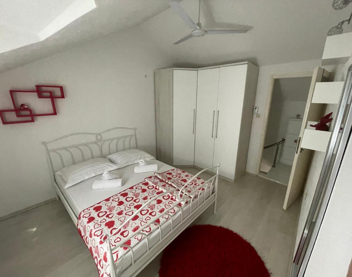 Vacation House Marin With Jacuzzi - Bol, Brac Εξωτερικό φωτογραφία