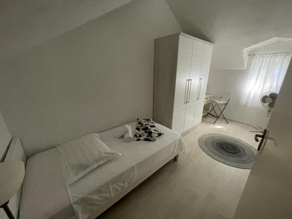 Vacation House Marin With Jacuzzi - Bol, Brac Εξωτερικό φωτογραφία
