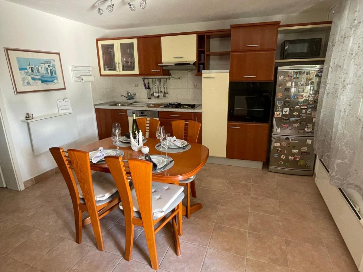 Vacation House Marin With Jacuzzi - Bol, Brac Εξωτερικό φωτογραφία